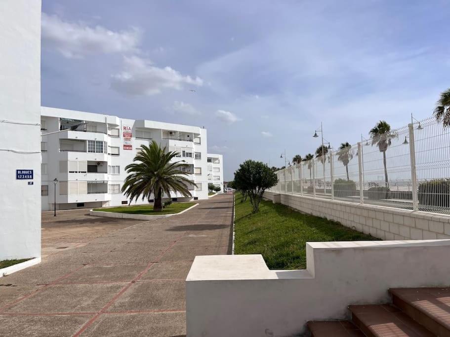 Apto. En La Playa Del Parque Natural Los Turunos El Puerto de Santa Maria Exterior photo